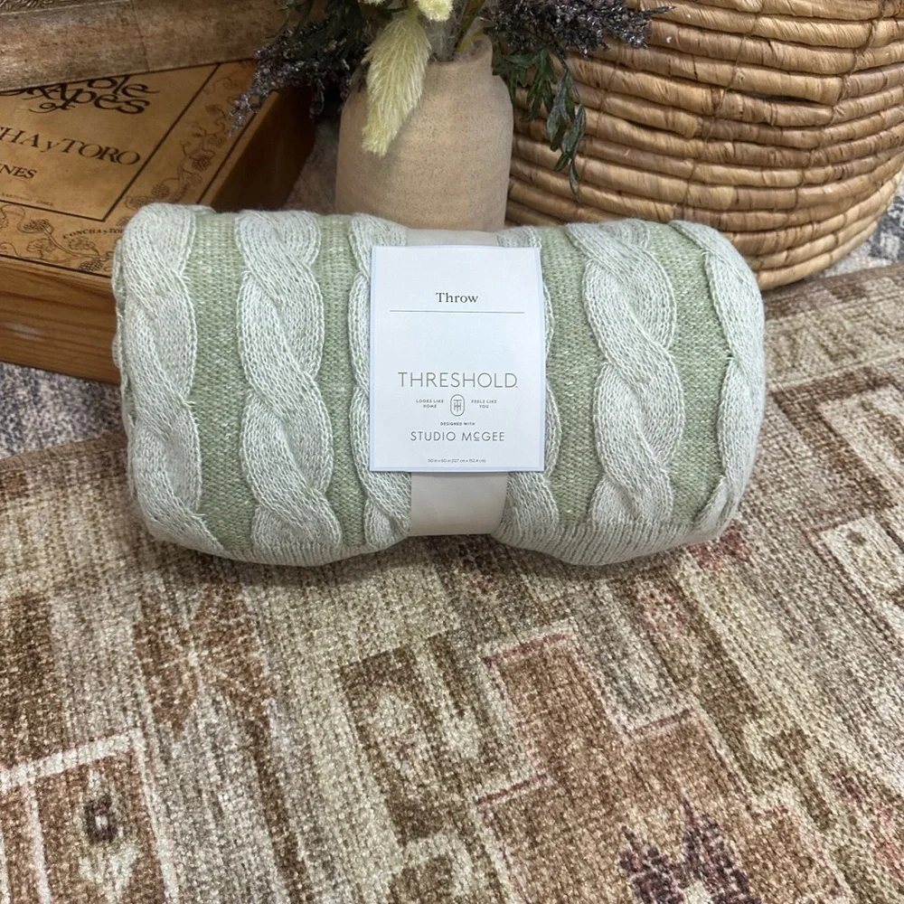 New Threshold Twisted Cable Knit Throw Blanket Green Cream Studio McGee 50x60”